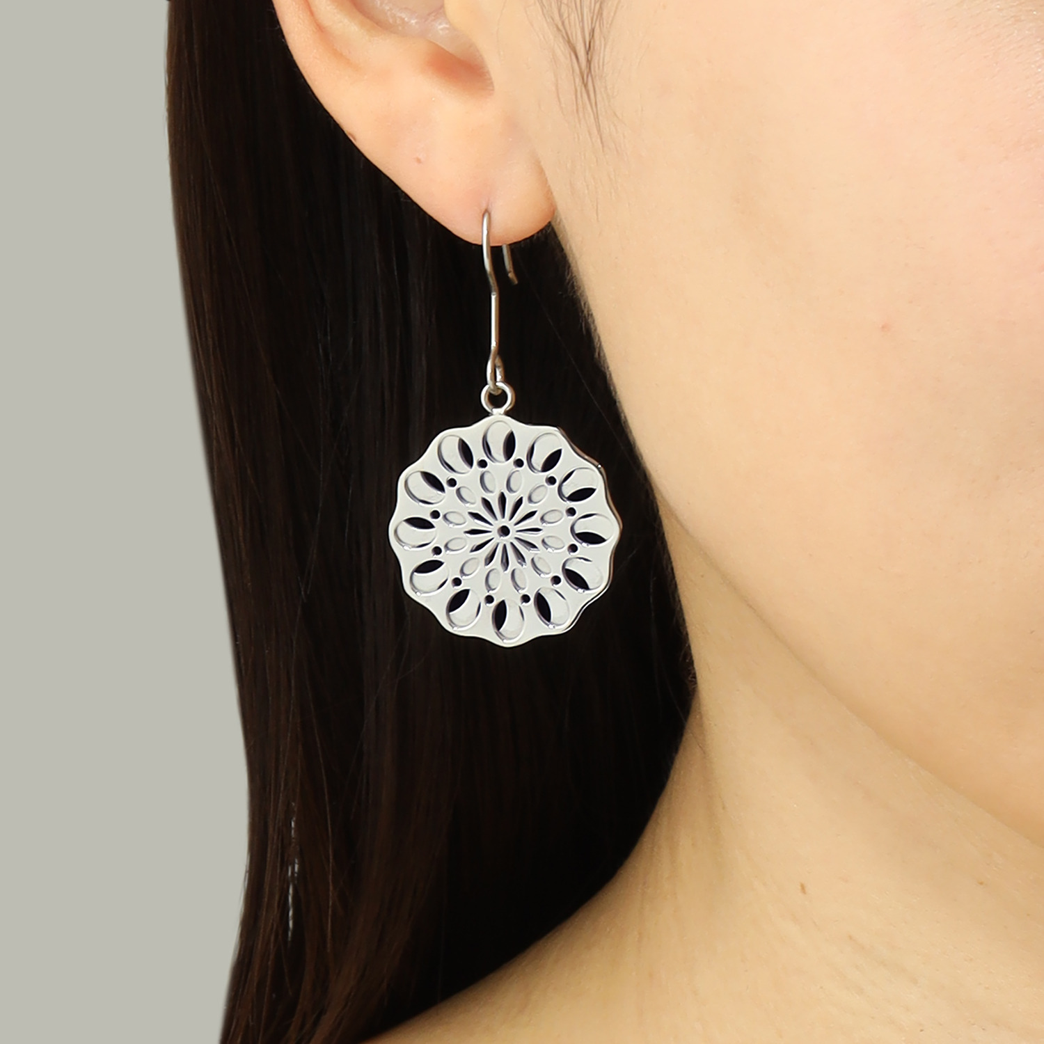 デイスティー サージカルステンレス 花びらモティーフ ピアス