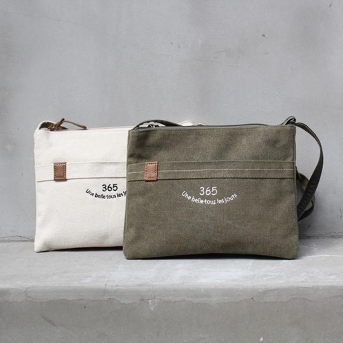 ラフィール ３６５刺しゅう ミニショルダーバッグ
