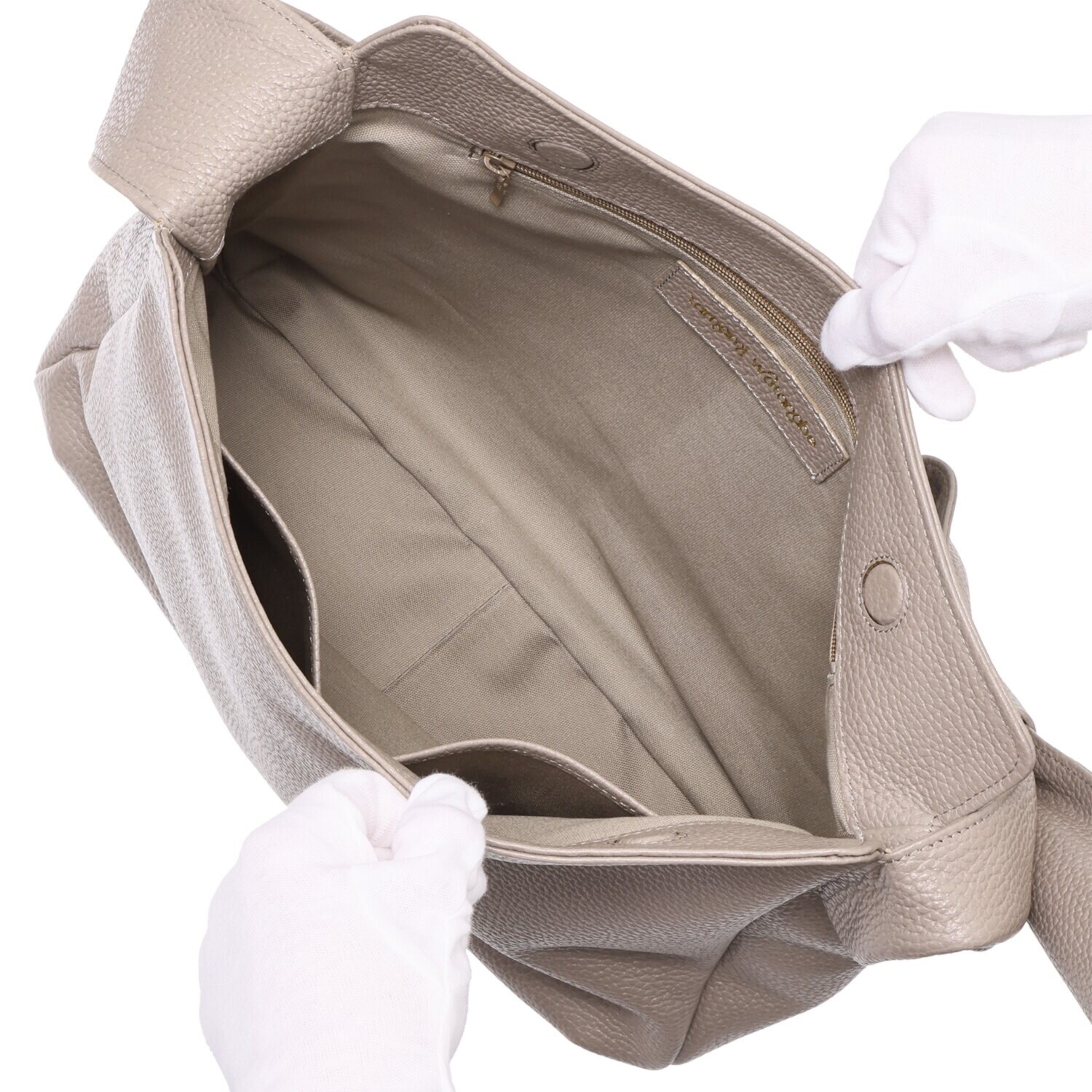 タマミ　ワタナベ 牛革型押し ショルダーバッグ “ブルック凛”