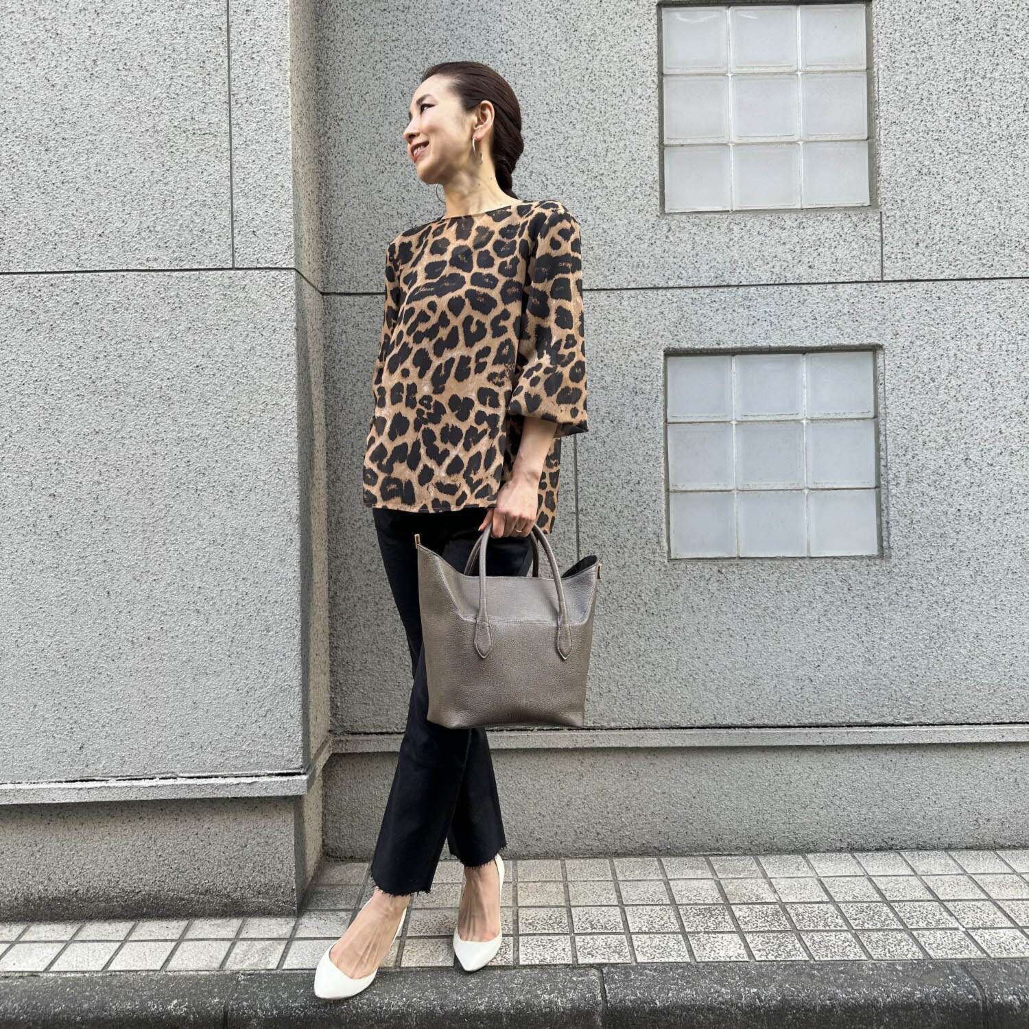 タマミ　ワタナベ 牛革型押し トートバッグ “バルティーゴボックス”