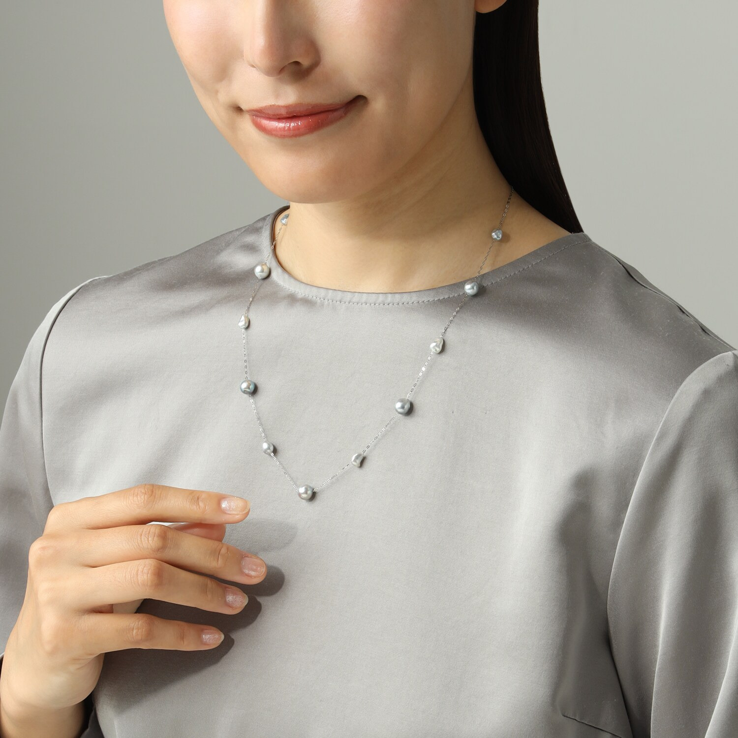 海蛍 プラチナ８５０ 長崎県対馬産 無調色ブルーグレー 越物アコヤパール＆ ケシパール ステーションネックレス
