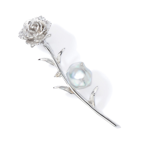 海蛍 長崎県対馬産 無調色ブルーグレー 越物アコヤパール＆ ダイヤモンド カーネーションモティーフ ピンブローチ