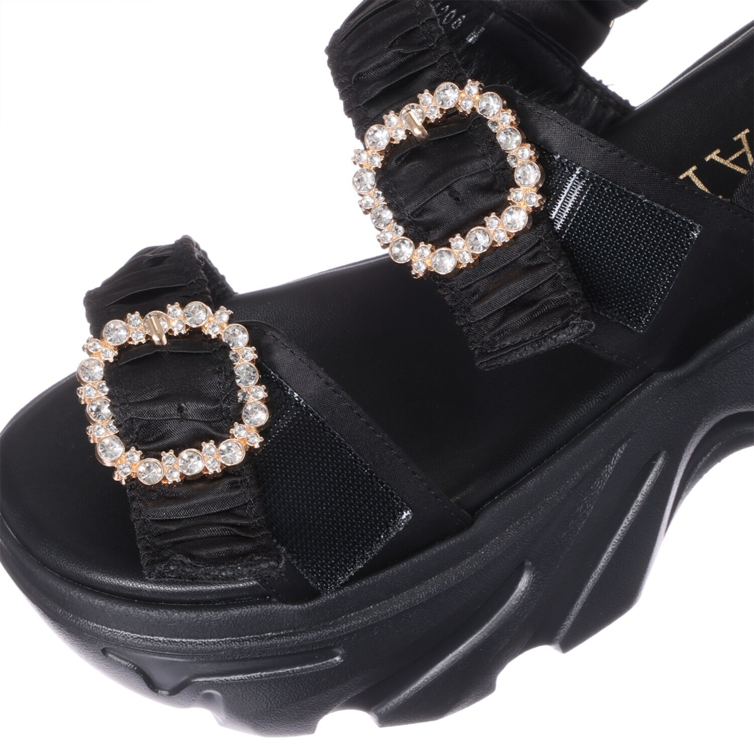 ニカル ビジュウバックル サテンベルト ボリュームサンダル