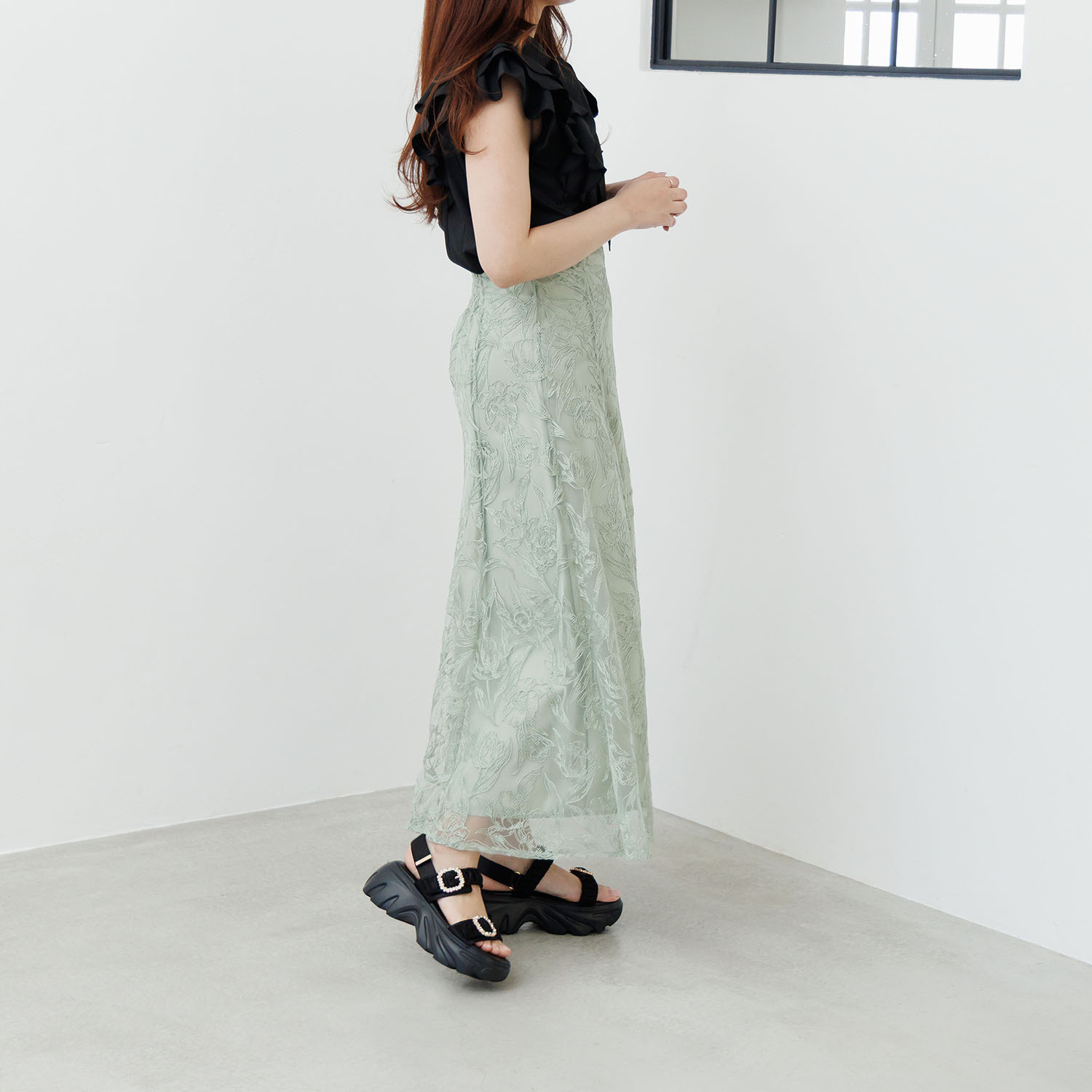 ニカル ビジュウバックル サテンベルト ボリュームサンダル