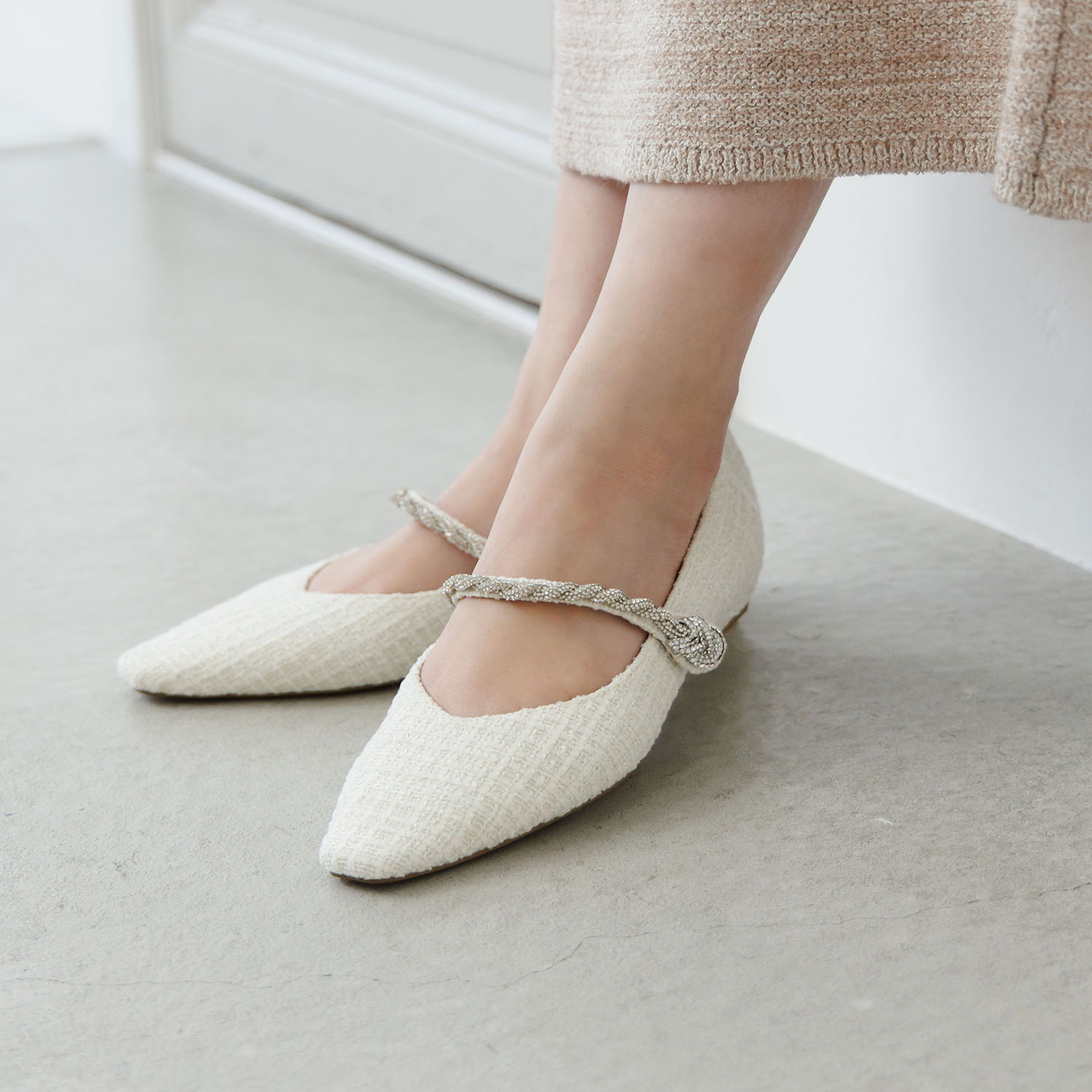 ニカル ビジュウストラップ ツイードパンプス