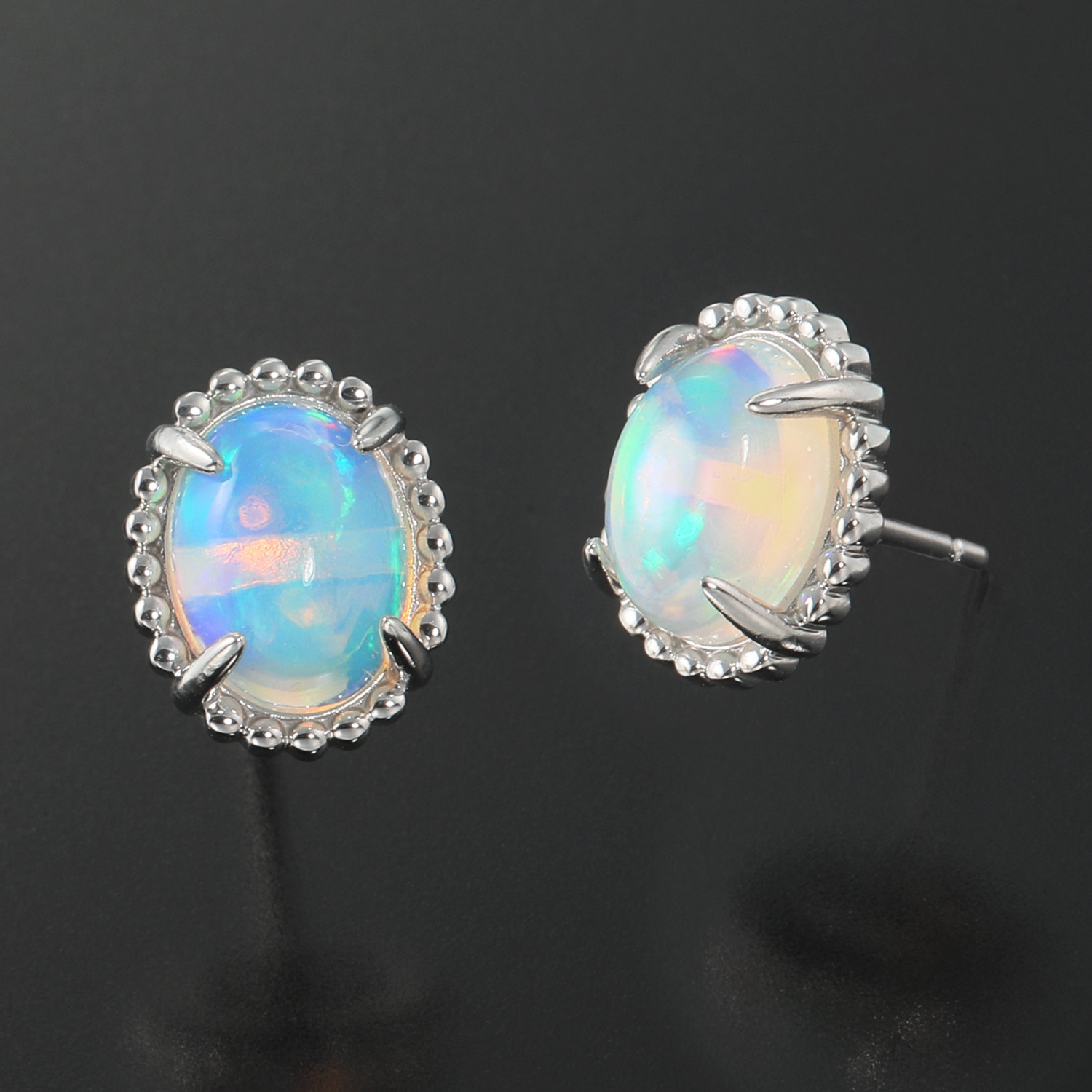 グランシフォレ オパール オーバルカボション イヤリング／ピアス