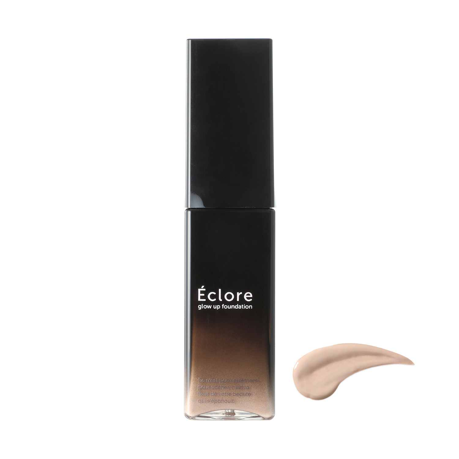 エクロア ひと塗りでくすみをカバー 光を味方にして 自然なツヤと立体感を演出 グロウアップ ファンデーション
