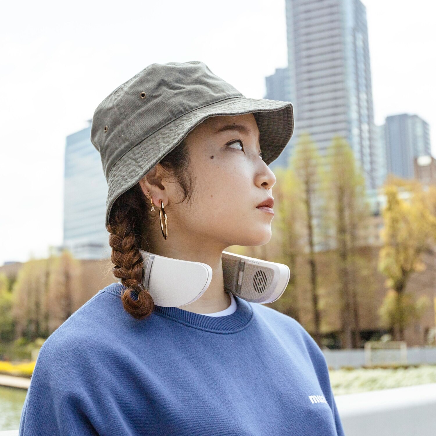 クール＆ホットモードで １年中活躍！ ハイブリッド式 ネックファン テンポブリーズ ＰＣＦＡ−０１Ｂ