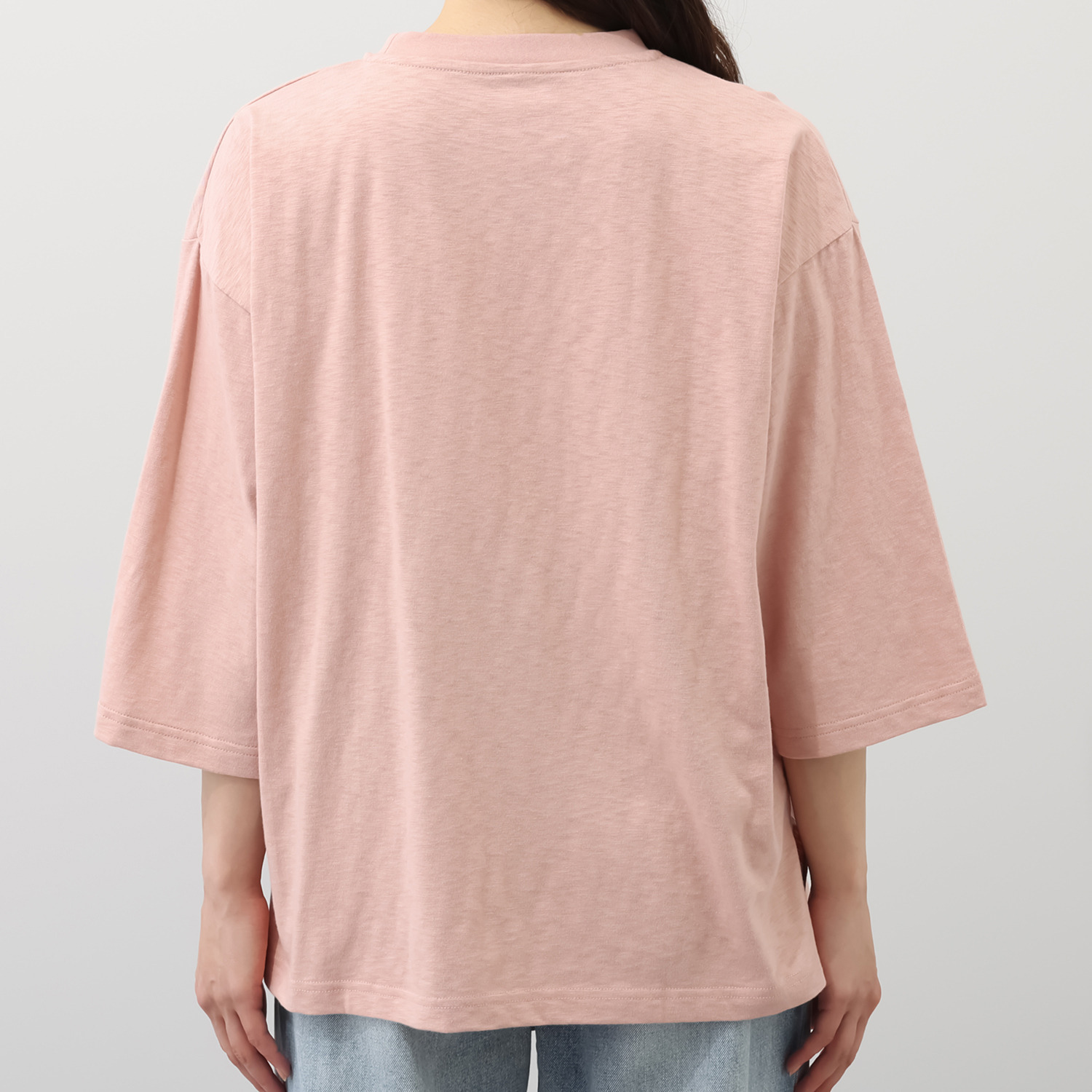 エムエムオー 刺しゅうのロゴが目を惹く 綿１００％ 七分袖 クルーネックＴシャツ