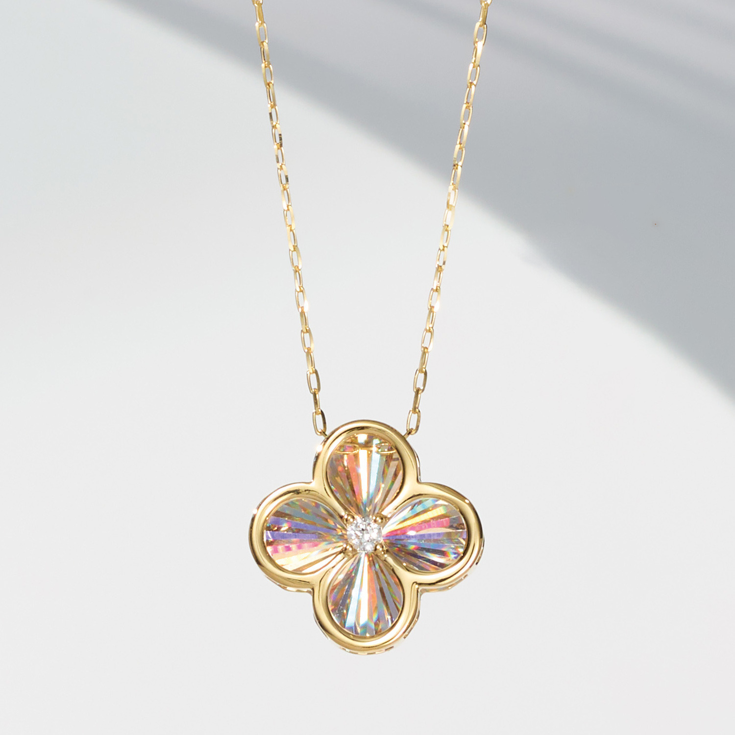 煌香 １８Ｋ レインボーカット ダイヤモンドアクセント ネックレス