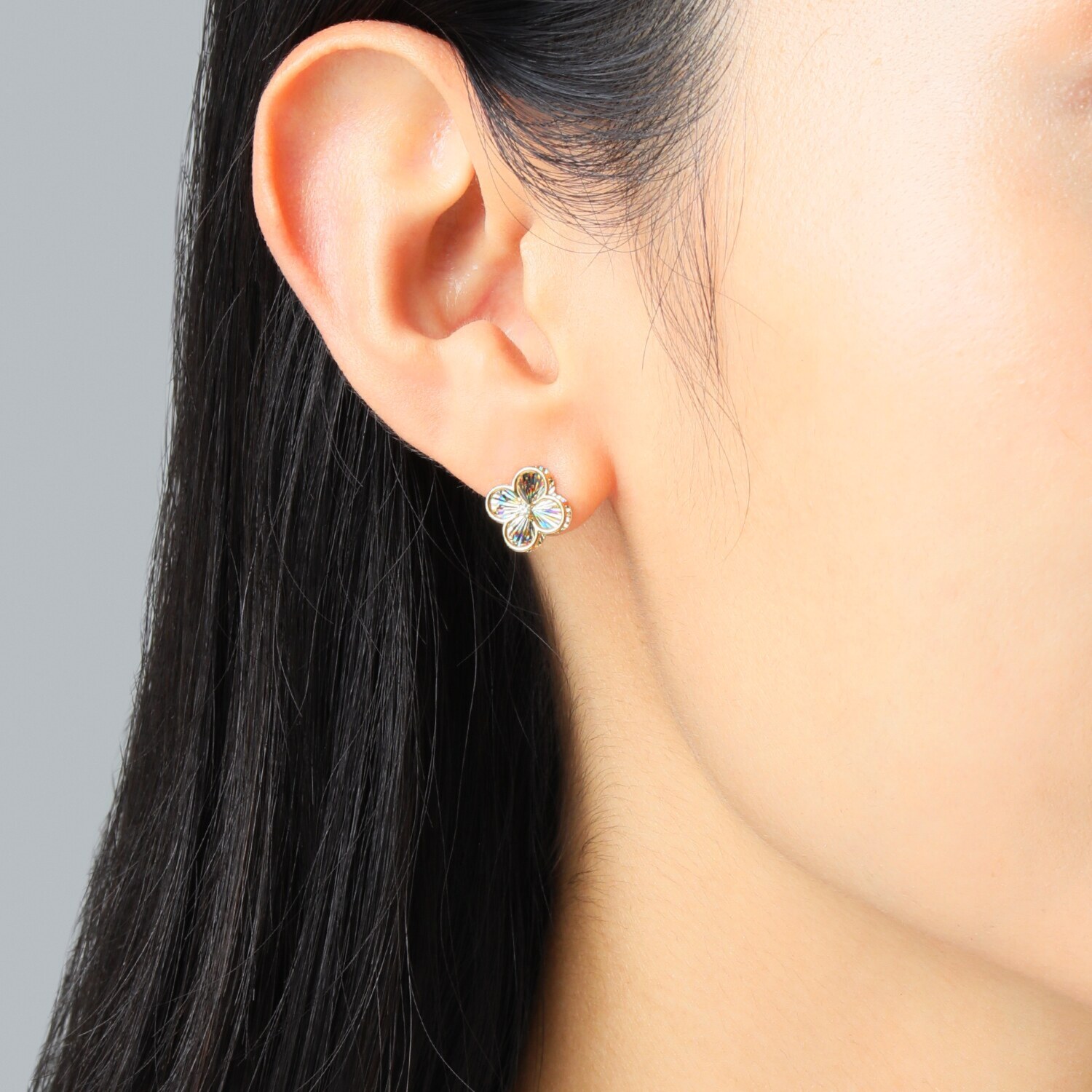 煌香 １８Ｋ レインボーカット ダイヤモンドアクセント ピアス