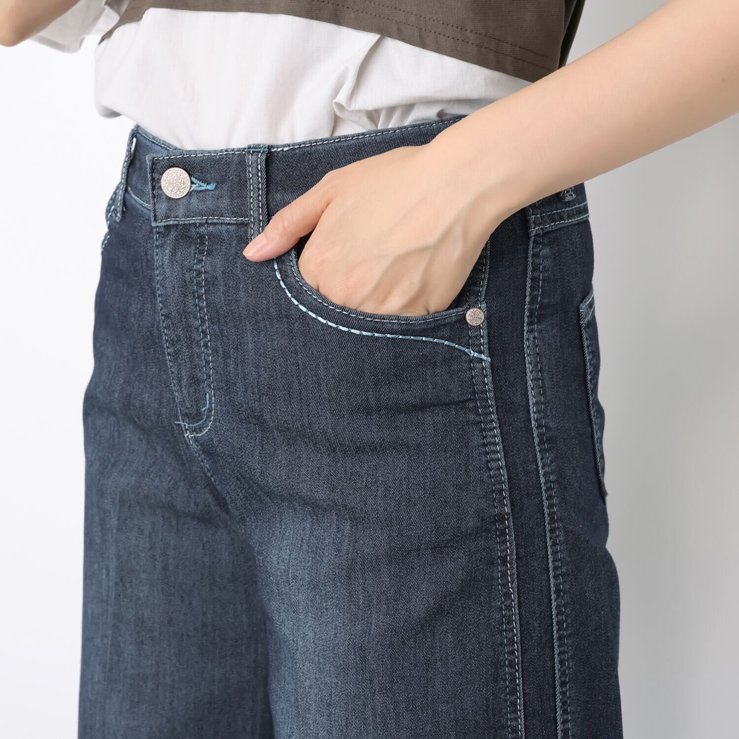 ノーボノーボ ホワイトヤーン ワイドデニムパンツ