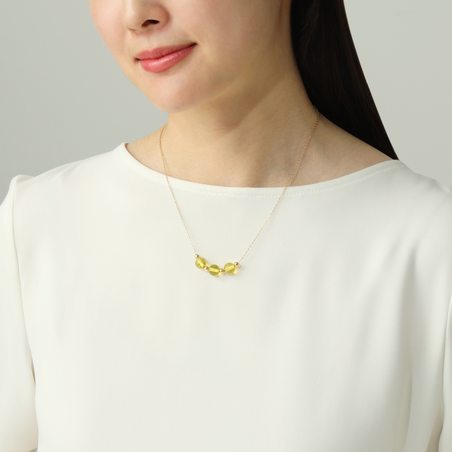 バイ　ネイチャー ステンレス 琥珀 草木染め トリオデザイン ネックレス