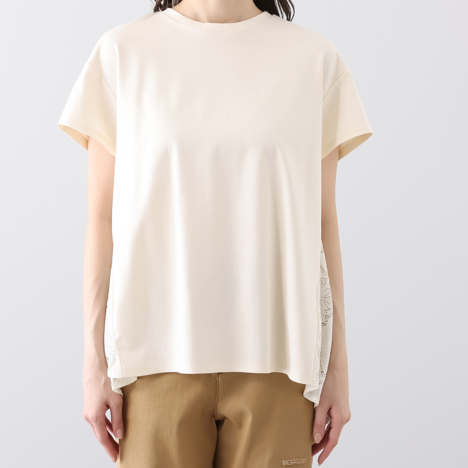 アトリエクース シンプルな中に さりげない華やぎをプラス バックレース カットソープルオーバー