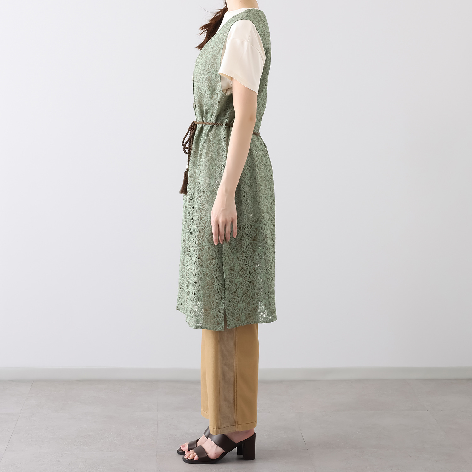 アトリエ　クース バイカラーのレースが 日常に特別感を レースロングジレ