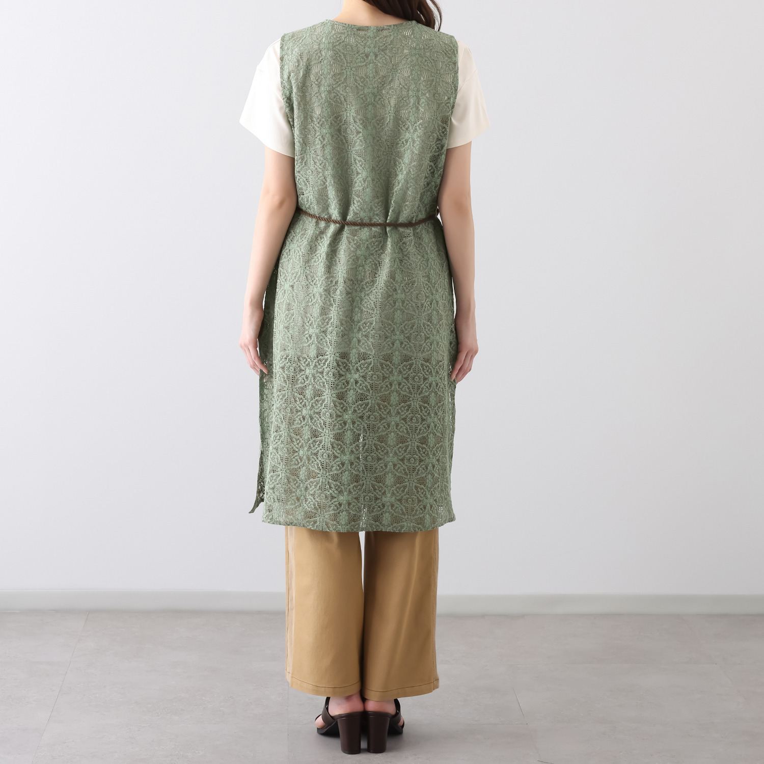 アトリエ　クース バイカラーのレースが 日常に特別感を レースロングジレ