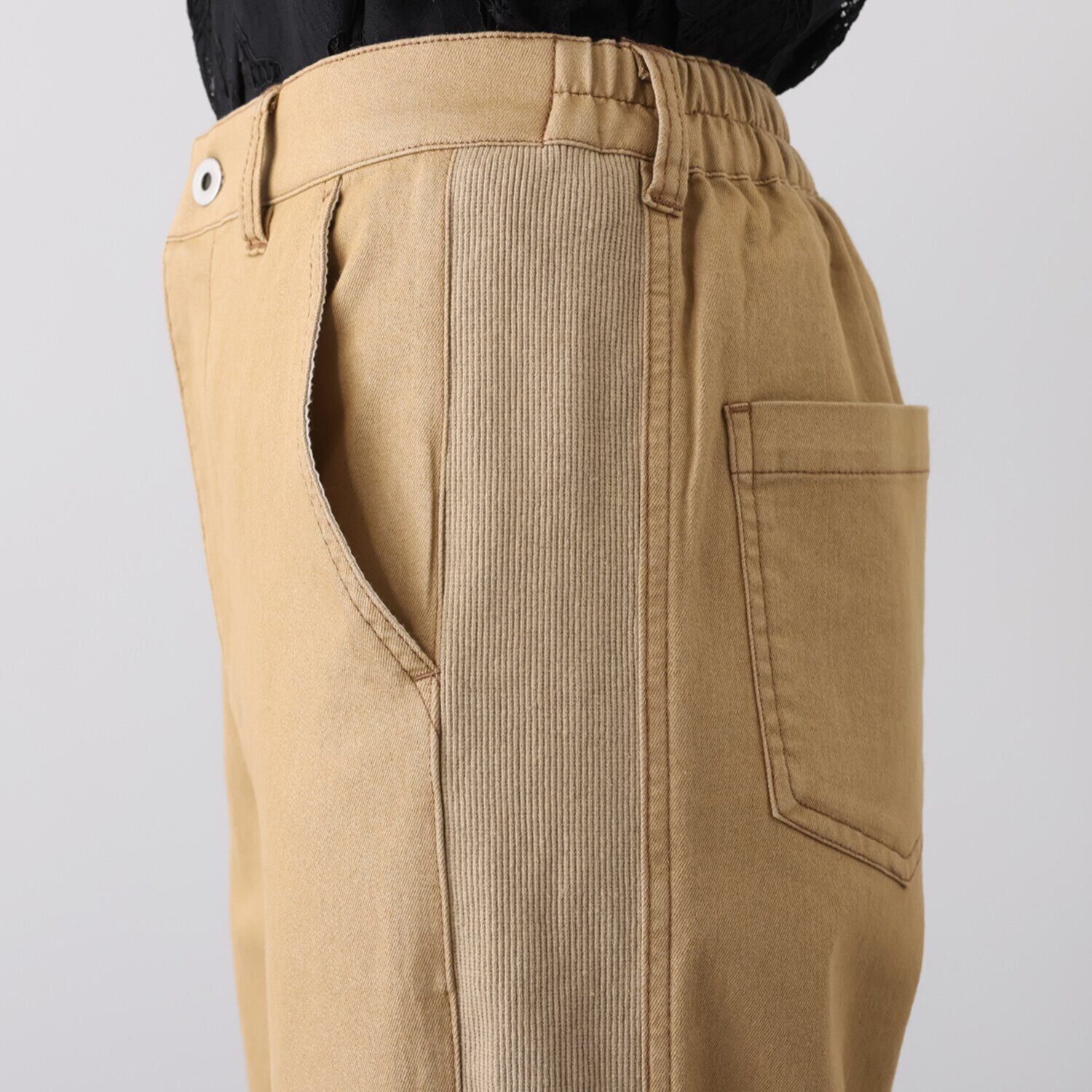 アトリエ　クース ラインストーンが さりげないアクセント ソフトデニム風パンツ