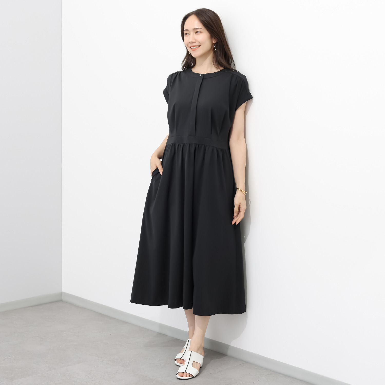 アンリック　オー　ブルー 接触冷感・ＵＶカット タック＆ギャザーデザイン ターンバックスリーブ 大人ワンピース