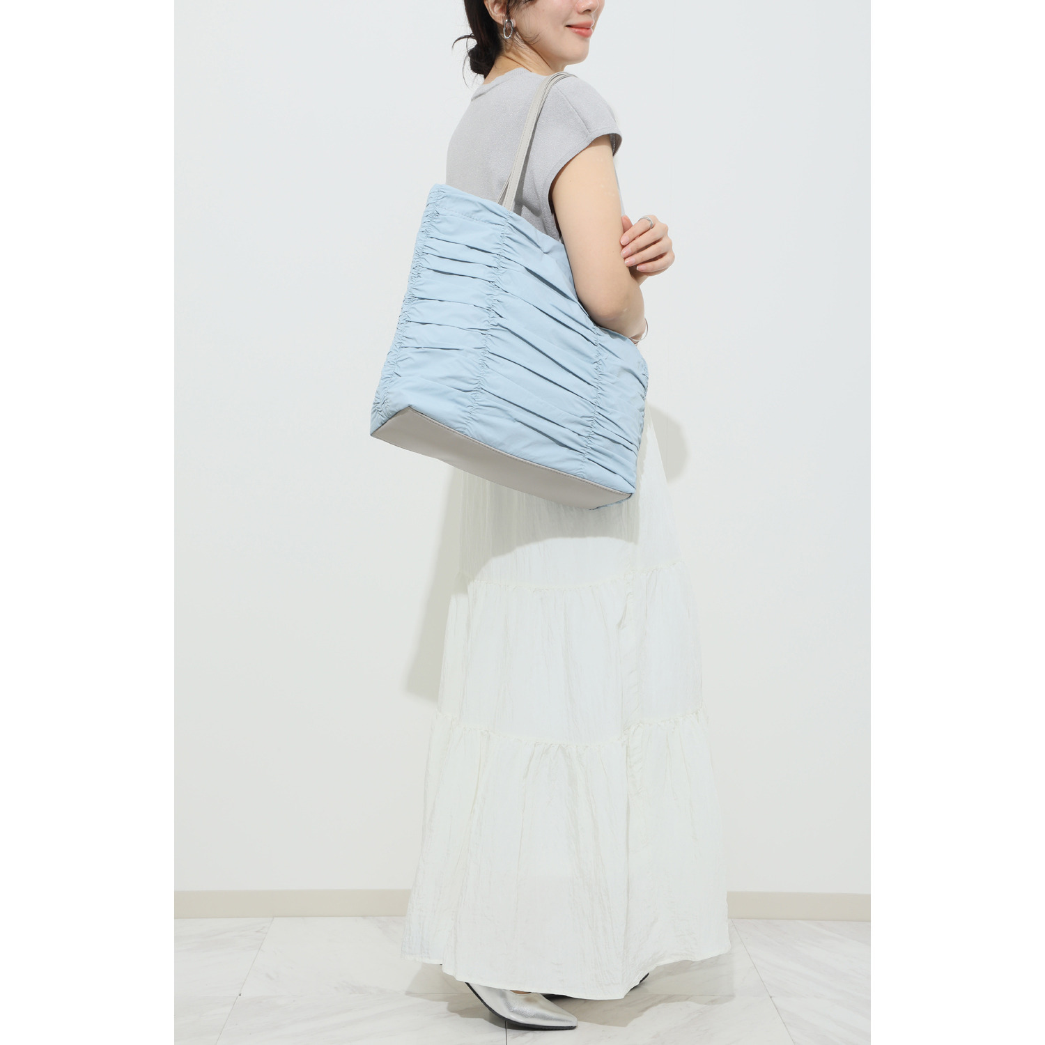ラルジュ たっぷりギャザー 軽量 Ａ４トートバッグ