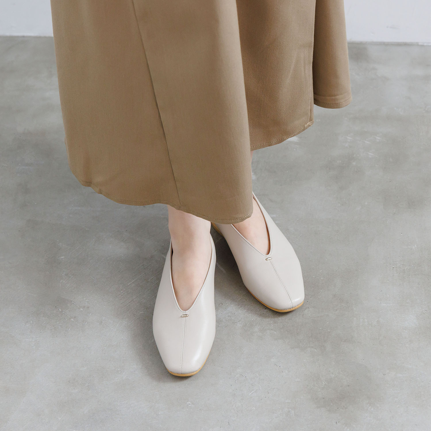 卑弥呼 日本製 本革 メタルポイント フラットパンプス