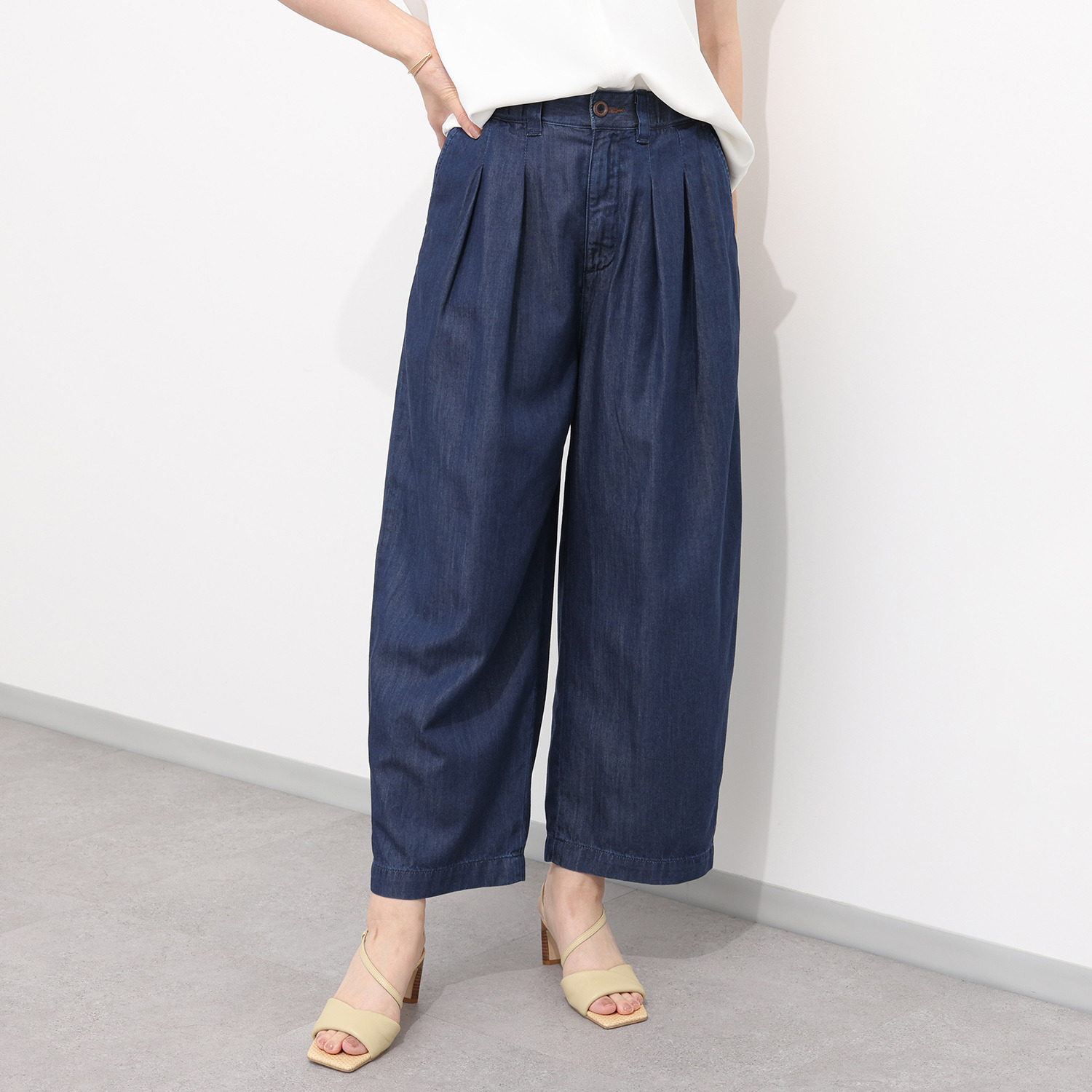 シュガーデプト つややかに風をまとう テンセルコットンデニム タックワイドパンツ