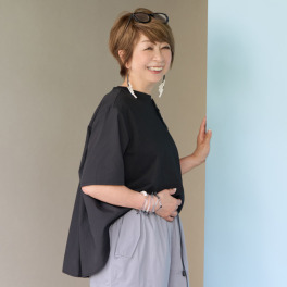 ウノ・ウノ・ドゥーエ 布帛コンビ ストレッチプルオーバー