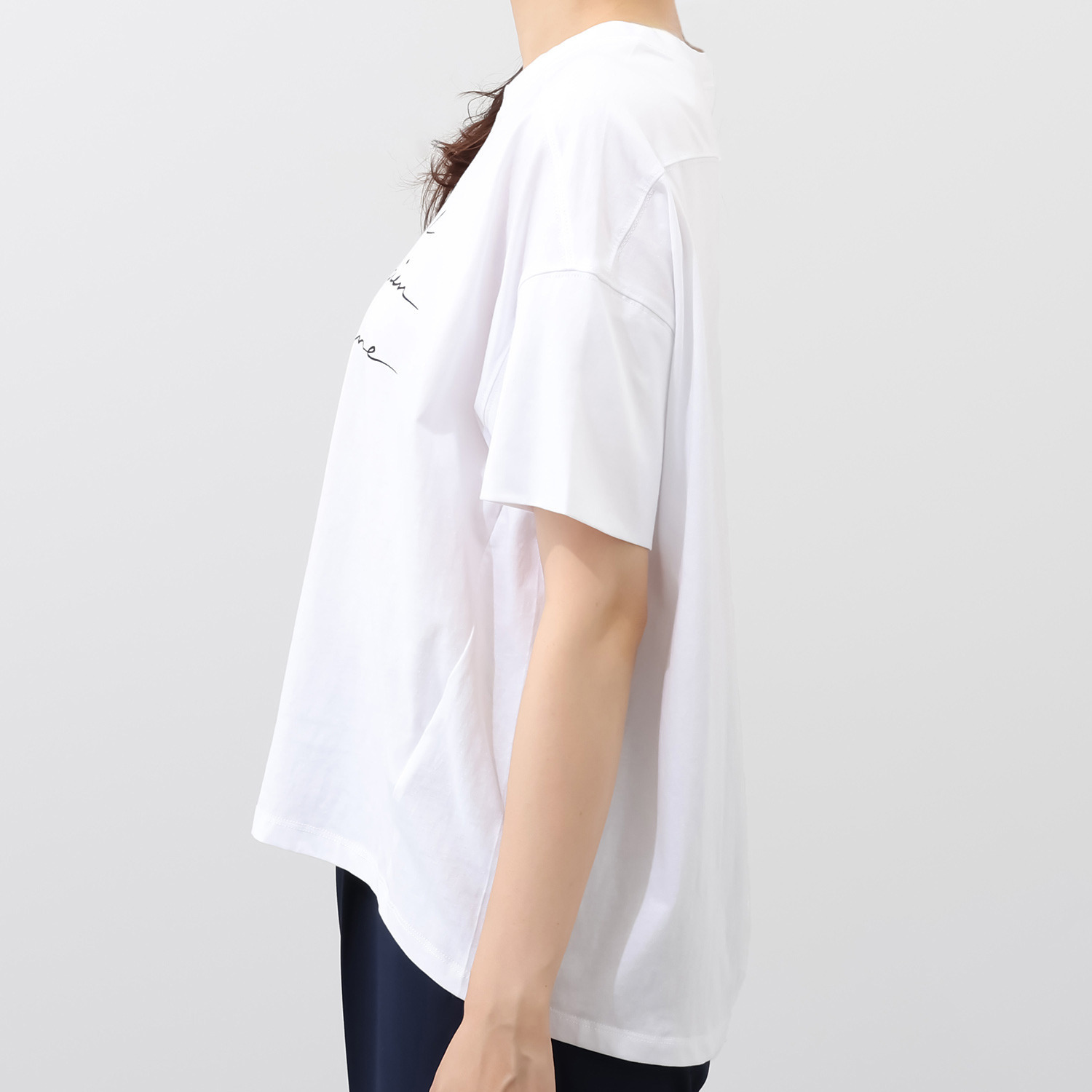 ウノ・ウノ・ドゥーエ ゆったりシルエット オリジナル手書きロゴ プリントＴシャツ