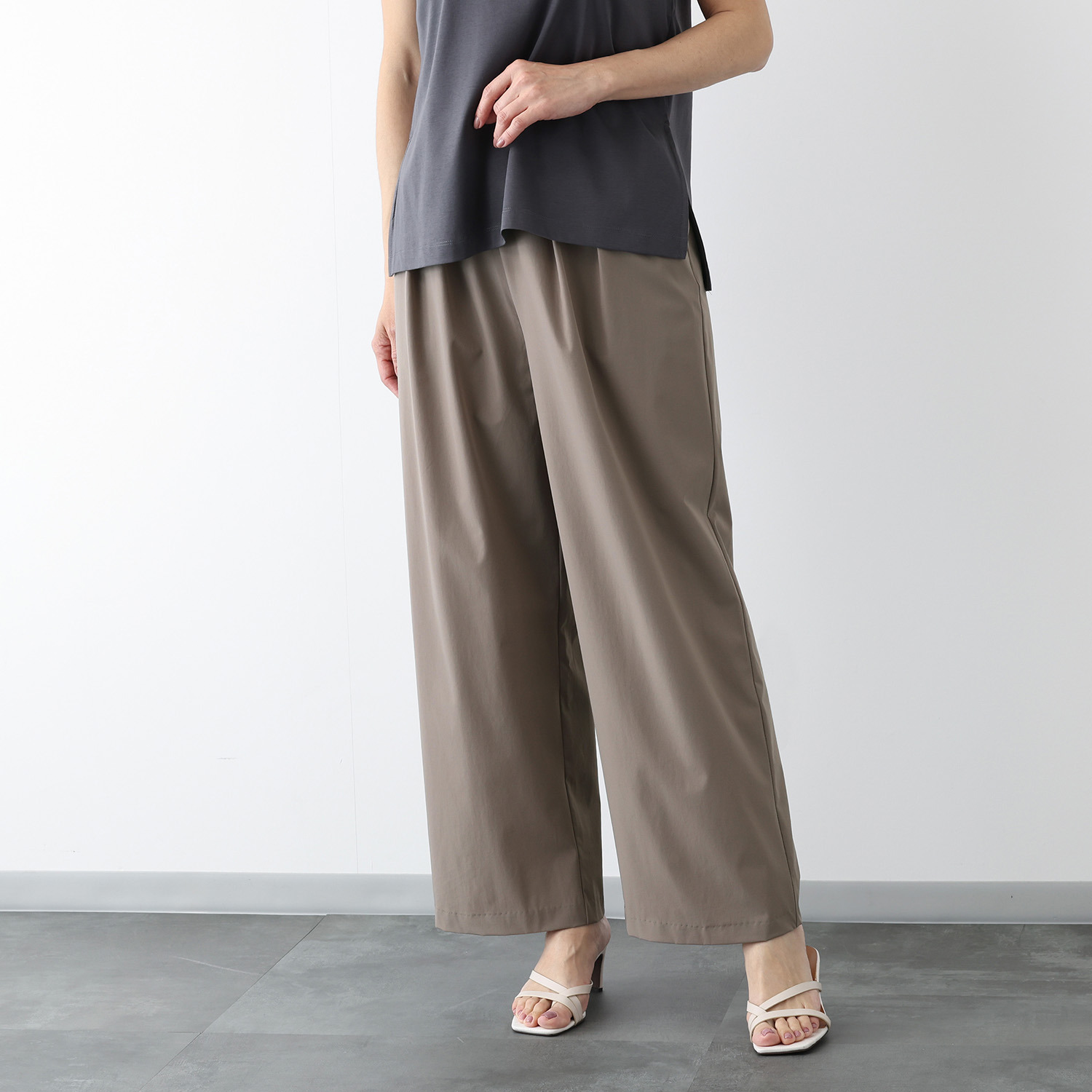 ハンチ ストレッチ ワイドストレートパンツ
