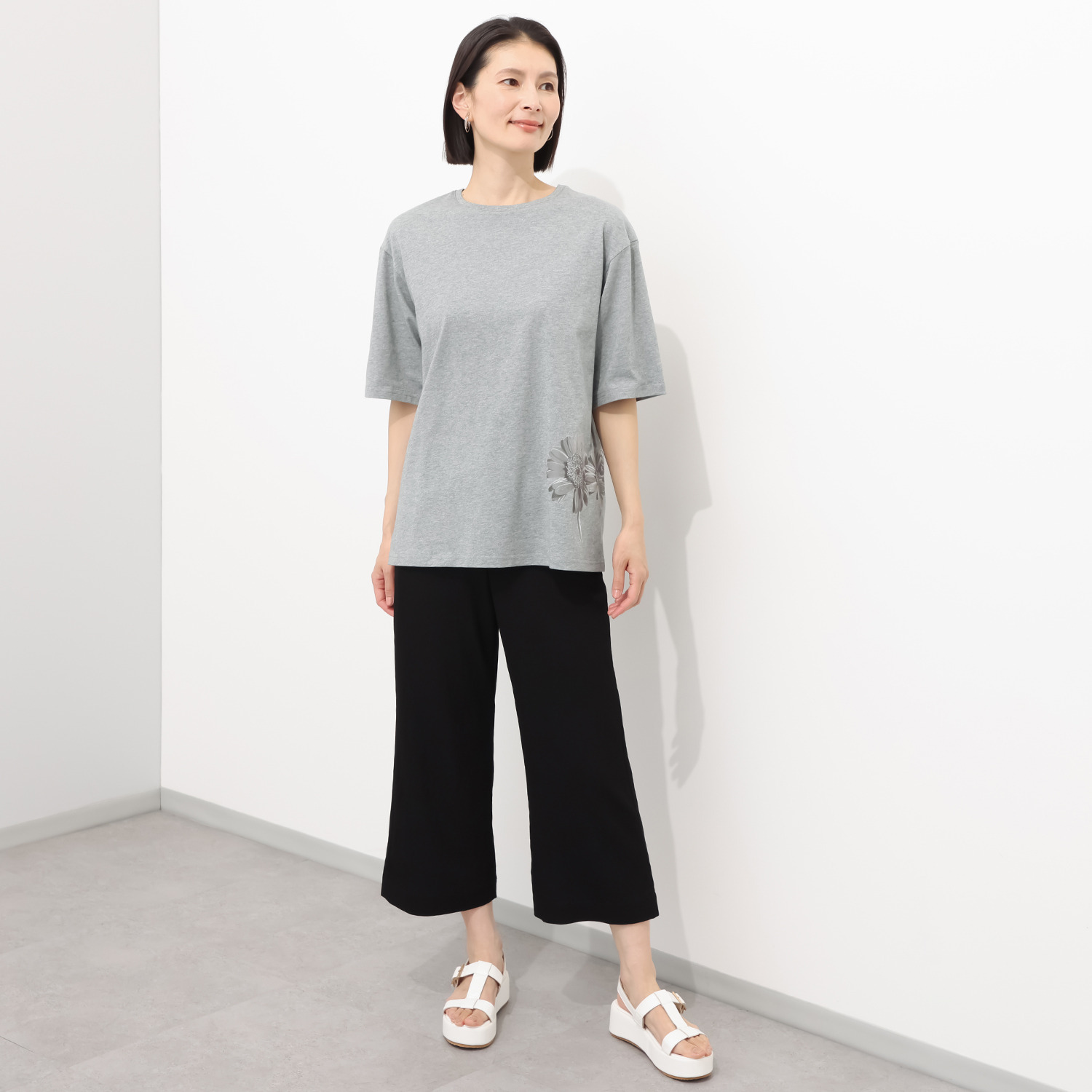 ミニマライズプラス 綿１００％ クラシックフラワー プリントＴシャツ