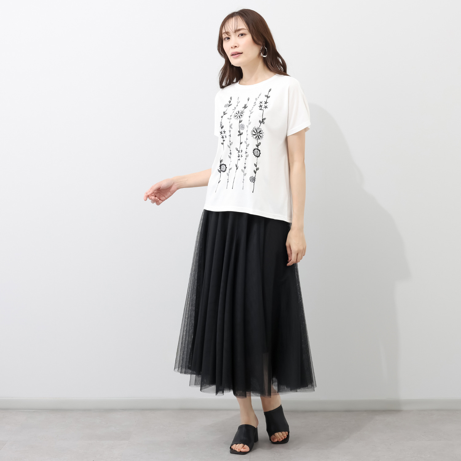 フィル・クロレ 日本製 リヨセルコットン サガラ刺しゅう フローラル柄Ｔシャツ
