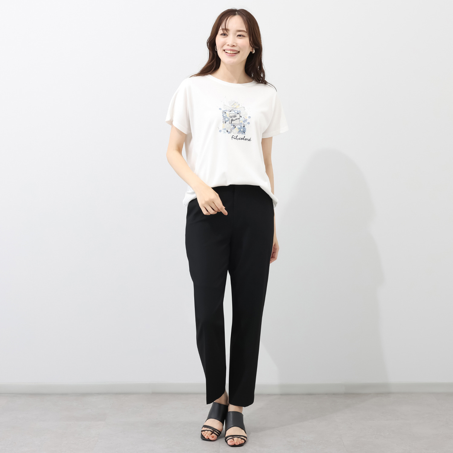 フィル・クロレ 日本製 リヨセルコットン サガラ刺しゅう 香水瓶柄Ｔシャツ