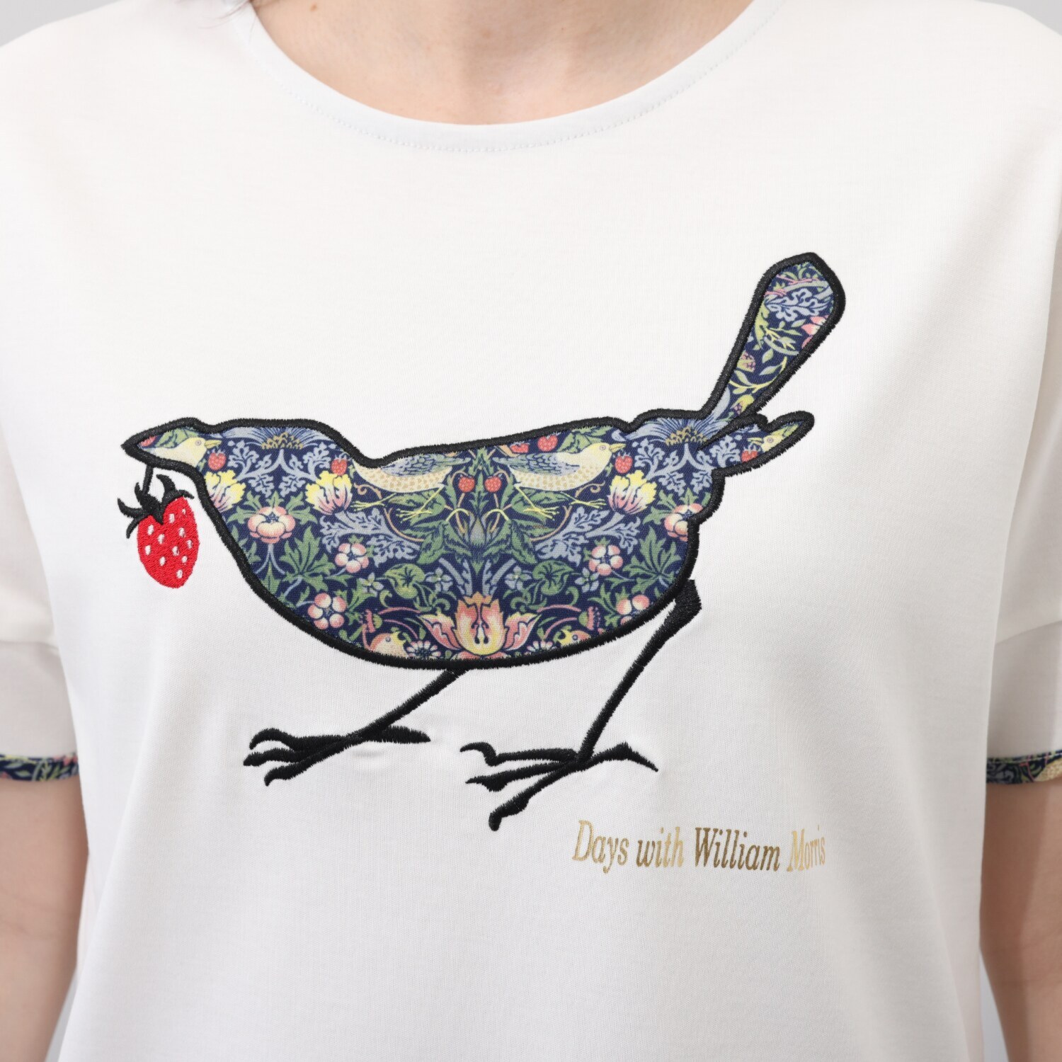 デイズ　ウィズ ウィリアムモリス 鳥柄 アップリケ刺しゅう ロゴプリントプルオーバー
