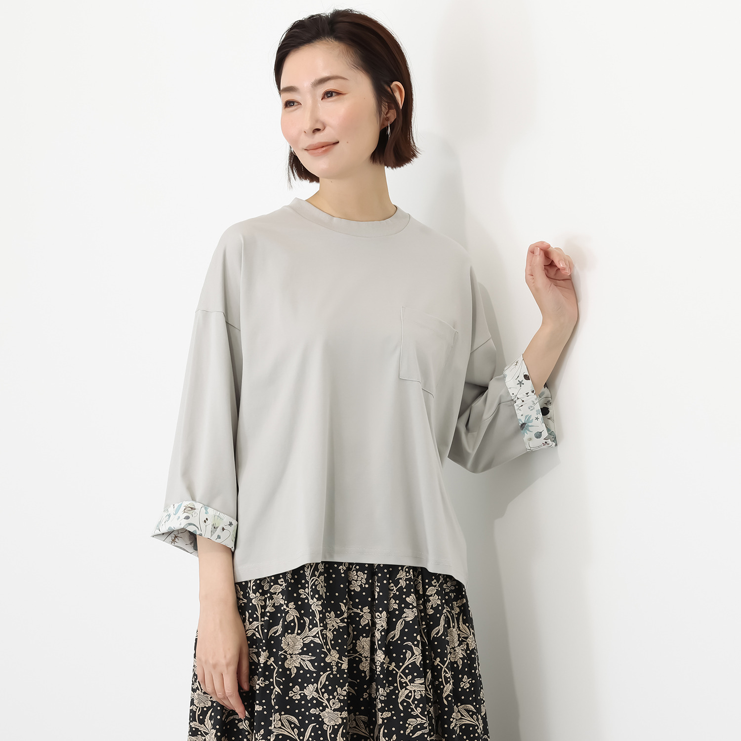 ソソット ソロナ（Ｒ）配合 コットン混 袖裏リバティプリント 八分袖Ｔシャツ