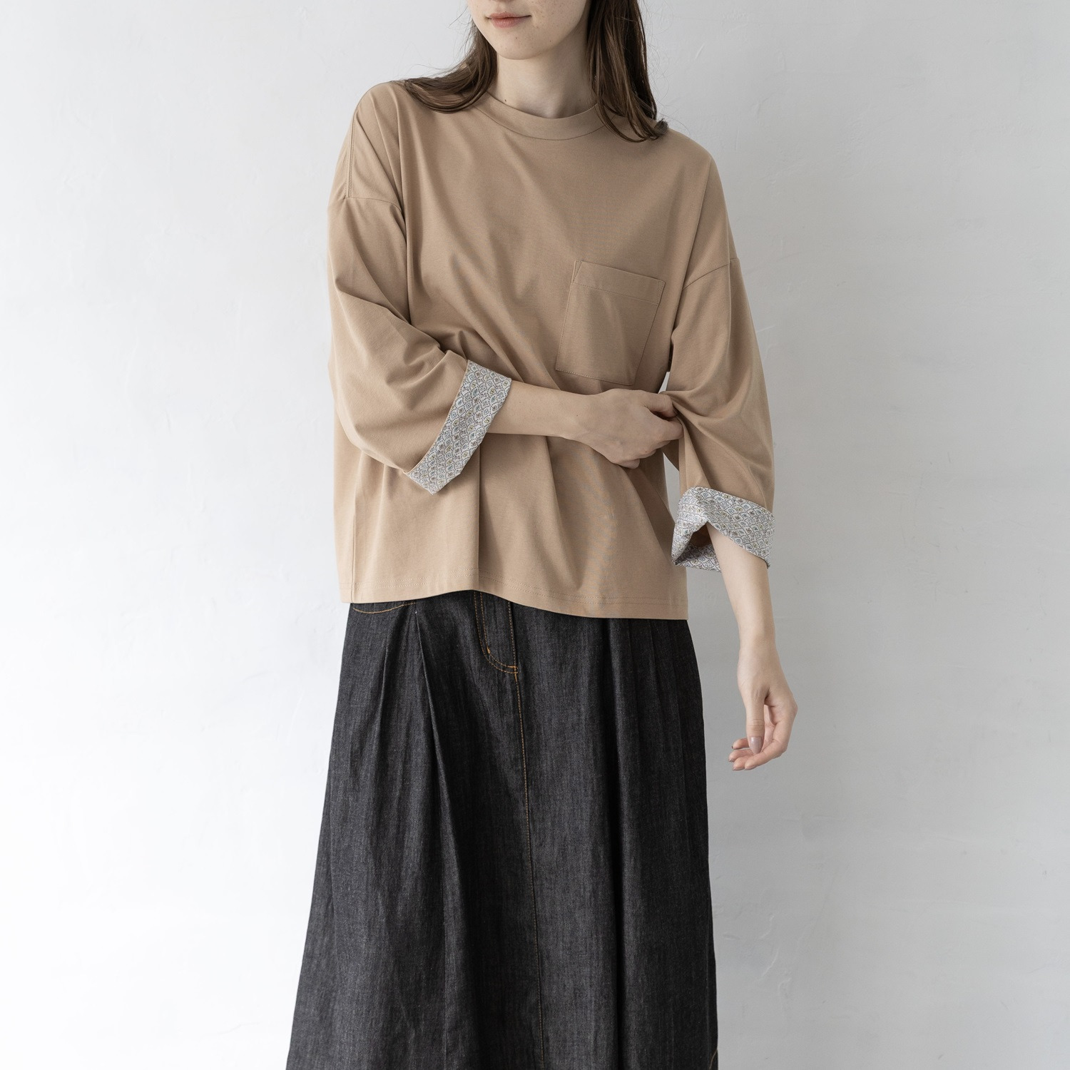 ソソット ソロナ（Ｒ）配合 コットン混 袖裏リバティプリント 八分袖Ｔシャツ