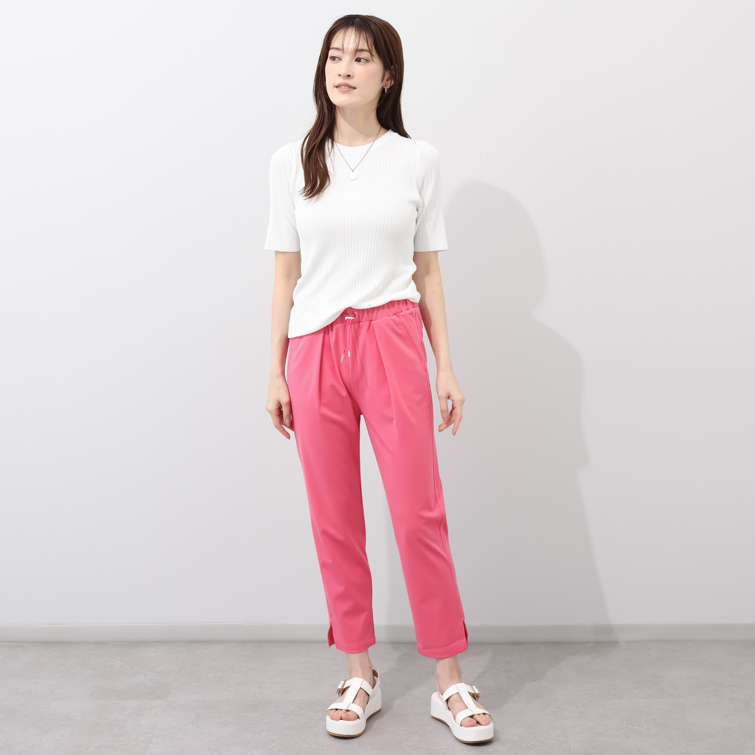 シーン ドライタッチ ワンタック 美脚シルエットパンツ