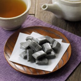 有平糖利喜 噛んで食べられる！ サクサク有平糖 （黒ごま味）