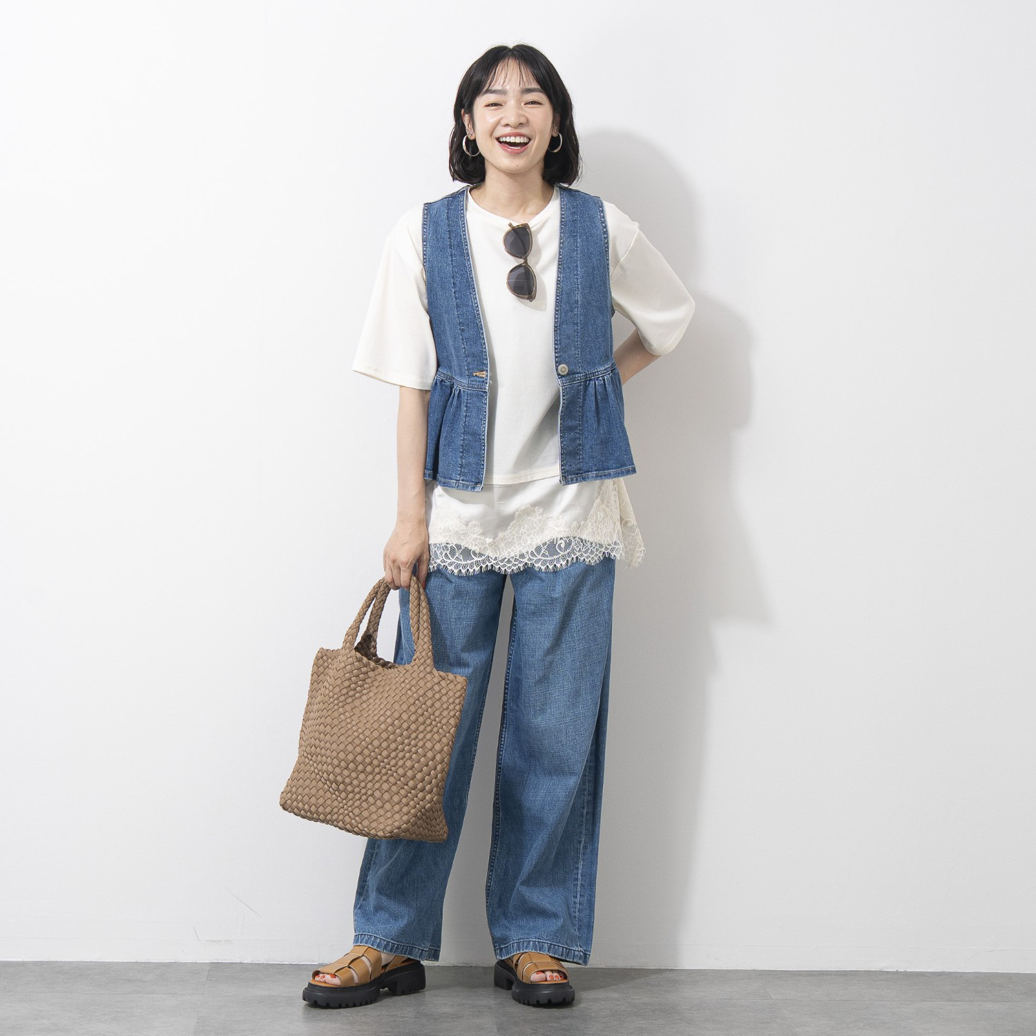 オン　ザ　エッジ サテンとレースで華やか １枚でもレイヤードでも コーディネイトに使える！ 接触冷感 半袖プルオーバー