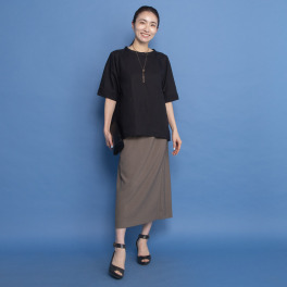 オルテンジア 大人カジュアルを整える 気軽にはけて旬な装い Ｉラインタックスカート