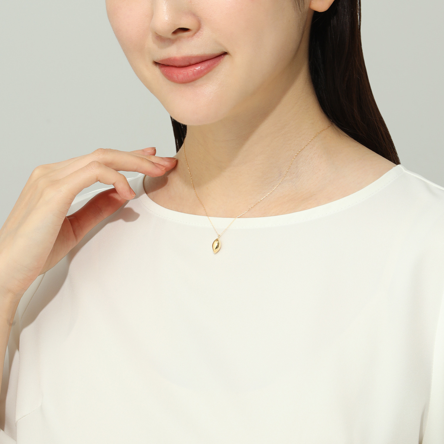 オーサムジュエリー １８Ｋ エッジオーバル ネックレス