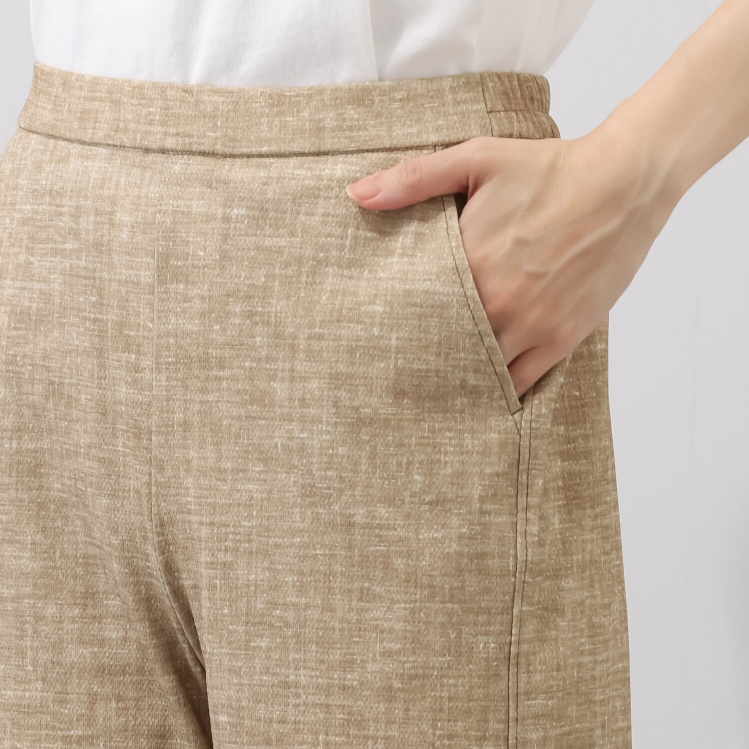 ラ・シュシュ メッシュ素材を使用した 麻調プリントの 美形ストレートパンツ