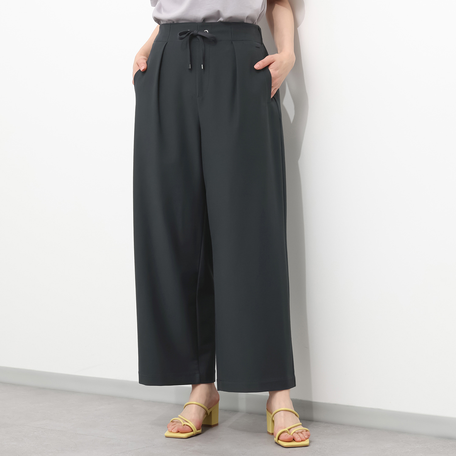 タマミ　ワタナベ 接触冷感パンツ “サマースノー”