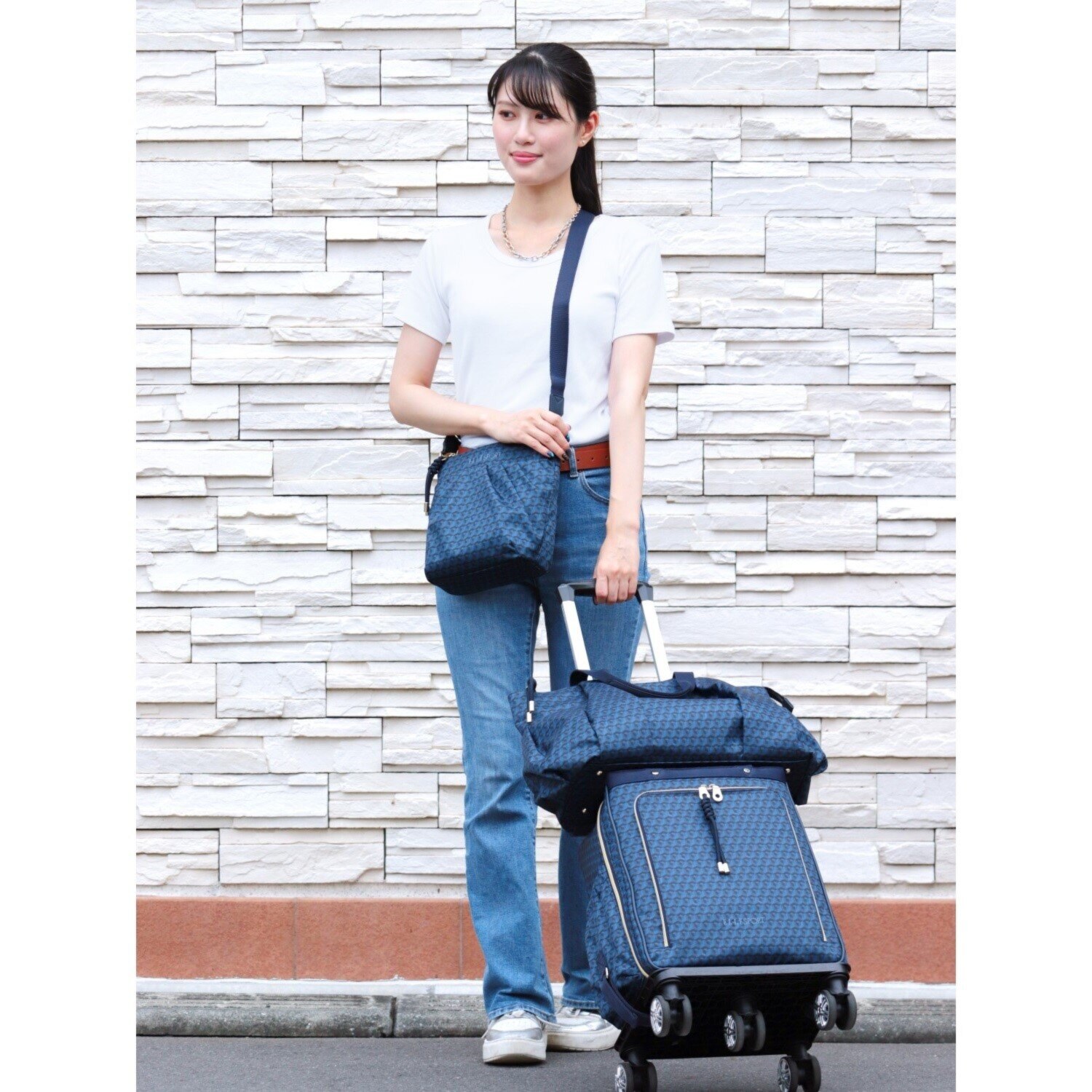 ＥＬＬＥ　ＳＰＯＲＴ はっ水 キューブ柄 エアリータック ショルダーバッグ