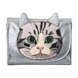 タマオワールド 猫フェイスシリーズ 持ち運ぶアートのような 立体手刺しゅう コンパクト財布