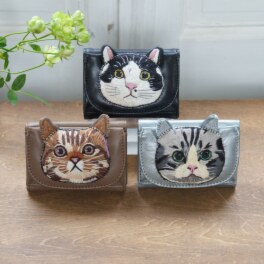 タマオワールド 猫フェイスシリーズ 持ち運ぶアートのような 立体手刺しゅう コンパクト財布