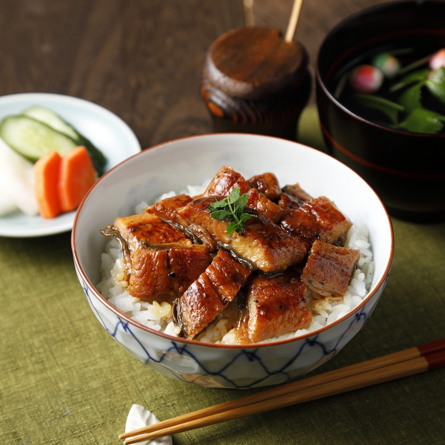静岡県産限定！ ふっくらやわらか うなぎの蒲焼（カット） （レンジ調理タイプ）