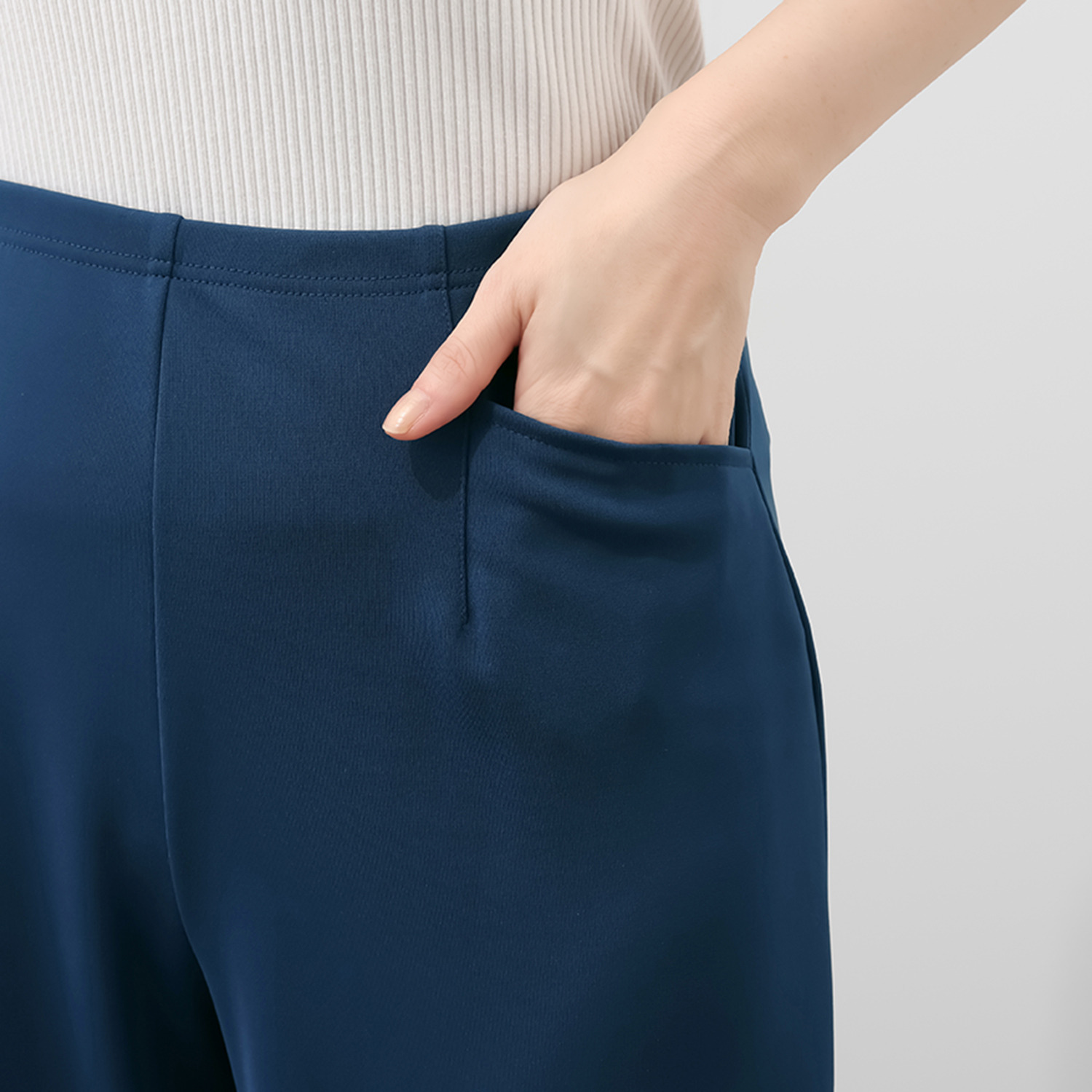 上質ごこち ソアロン（Ｒ） クロップトパンツ ２本セット