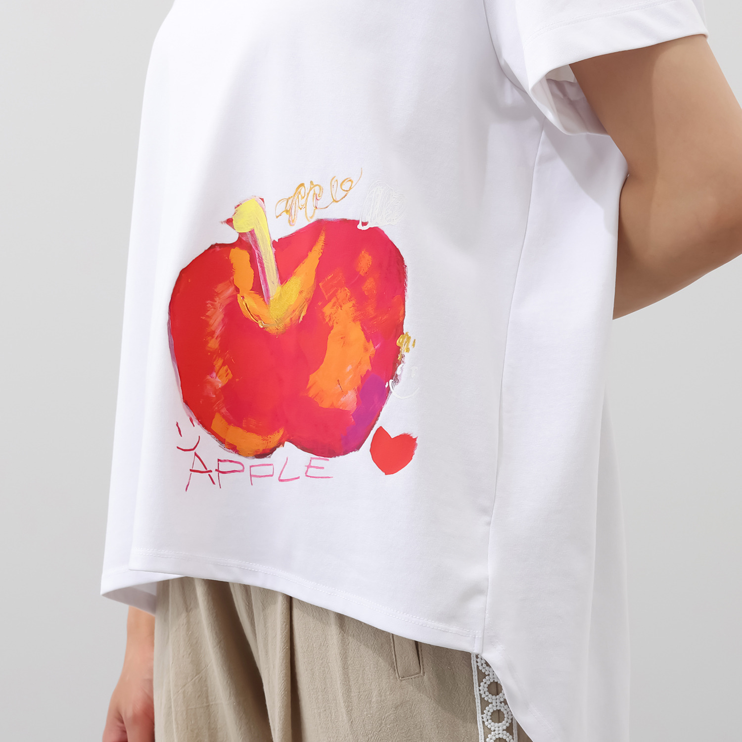 アットランティーヴァ アリア アップルモティーフ Ｔシャツ