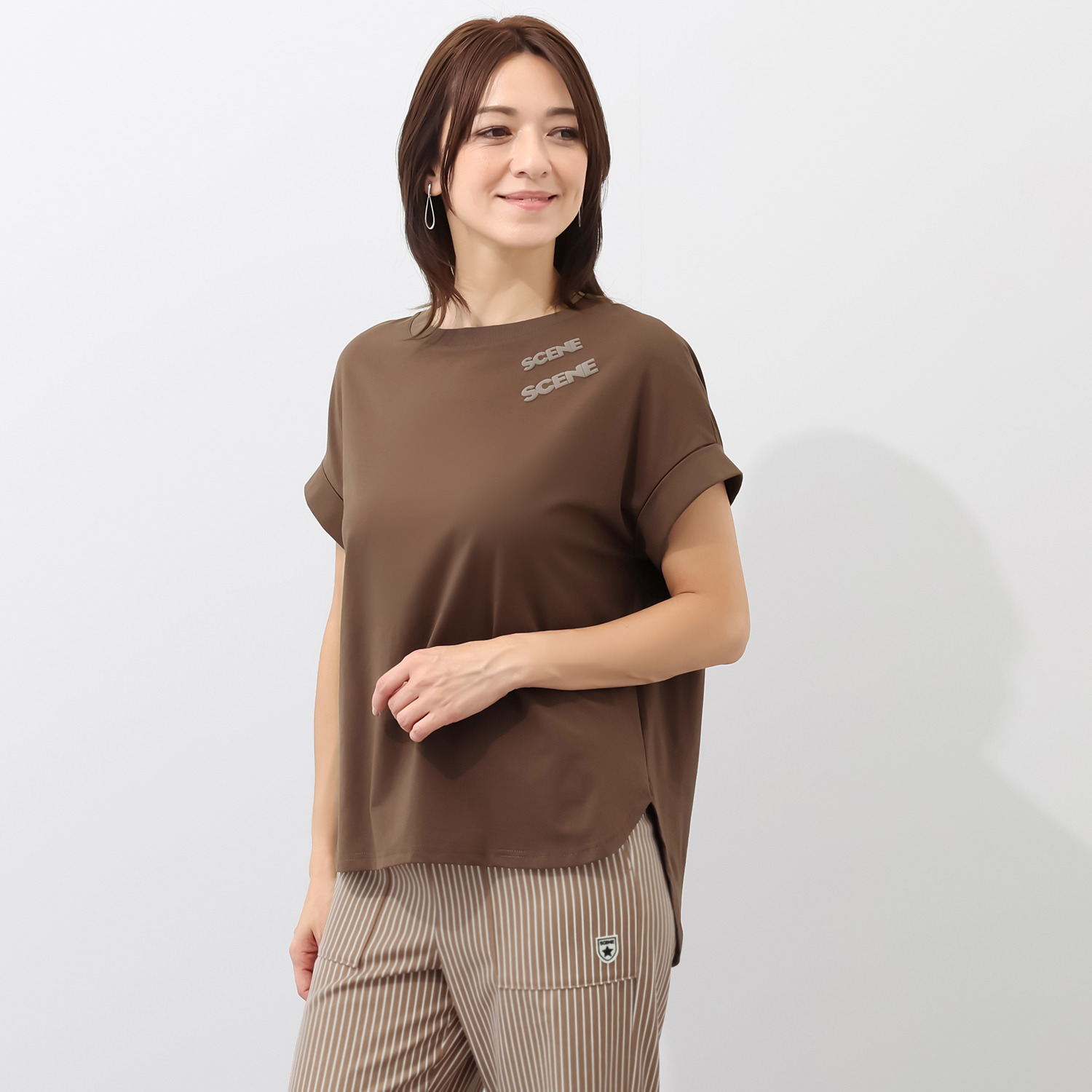 シーン さらりとした肌当たりの 半袖ロゴＴシャツ