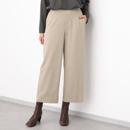 ヤエアジュテ イージーにはけて スタイリッシュに装う ワイドパンツ