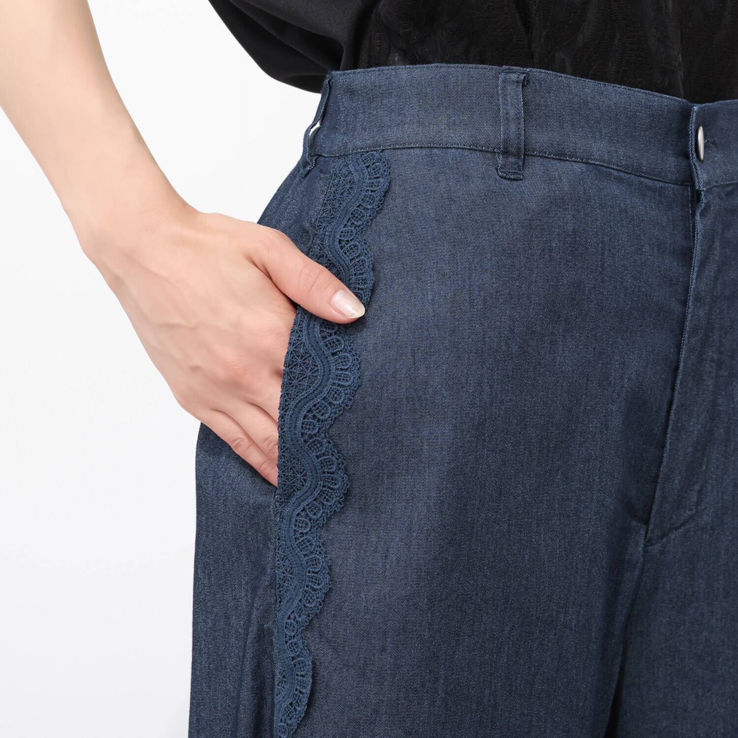 ミューリエ ラフに華やぐ デニム素材 サイドレースパンツ